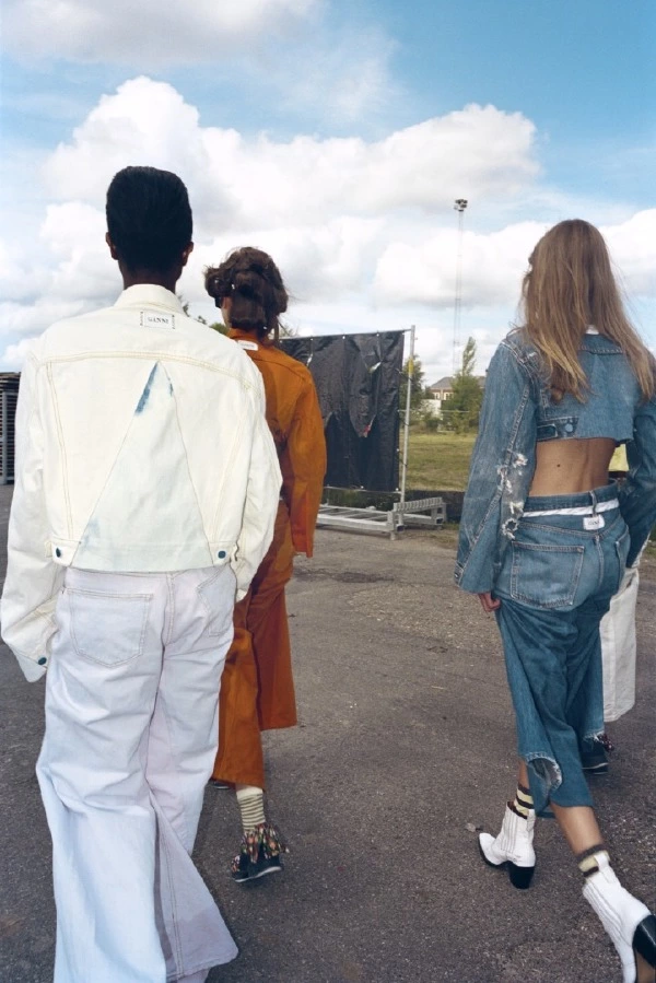 Net-a Porter ve Ganni'den Denim Koleksiyonu Ganni, Net-A Porter