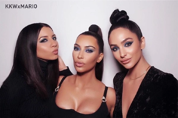 Kim Kardashian'dan Sezonun Rengi: Elektrik Mavi kim kardashian