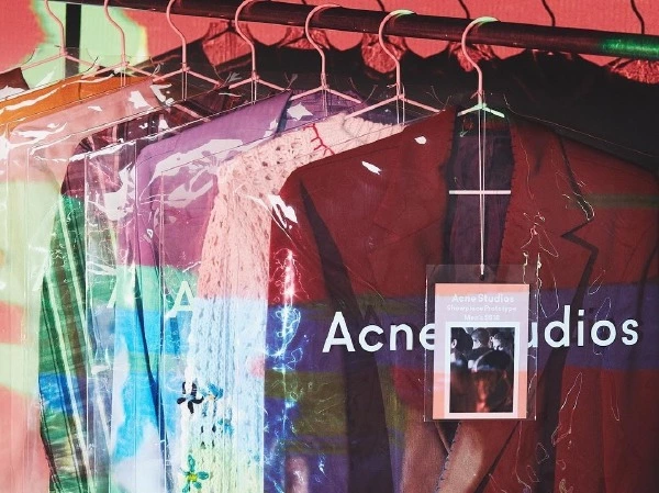 Acne'nin 48 Saatlik Online Pop-up Butiği acne studios