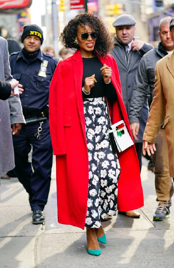 Kerry Washington ve Kırmızı Paltosu Kerry Washington