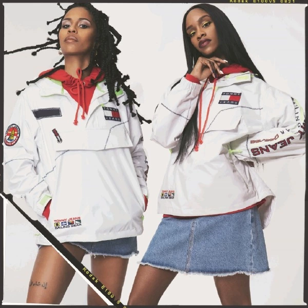 Tommy Hilfiger'ın 90'lar Esintisi Tommy Hilfiger