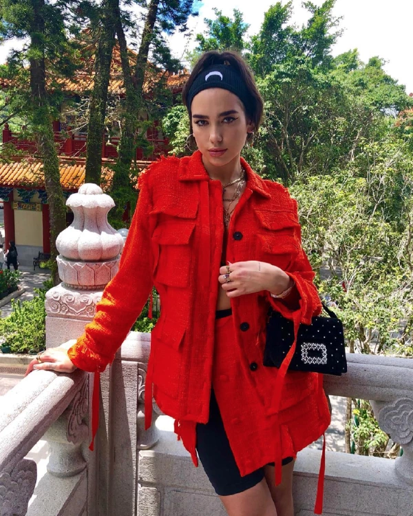 Dua Lipa'nın Uzak Doğu Esintili Stili Dua Lipa