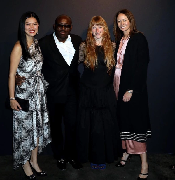 BFC/Vogue Designer Fashion Fund Kazananı: Molly Goddard BFC/Vogue Designer Fashion Fund Kazananı: Molly Goddard