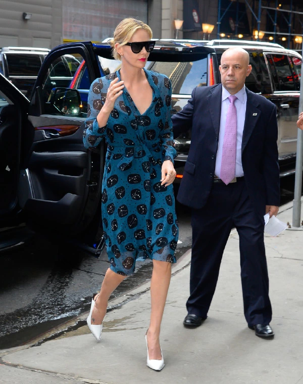Metropolün Zarif Kadını: Charlize Theron Charlize Theron