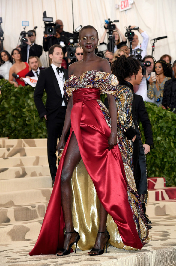 Alek Wek, Kıyafet: H&M