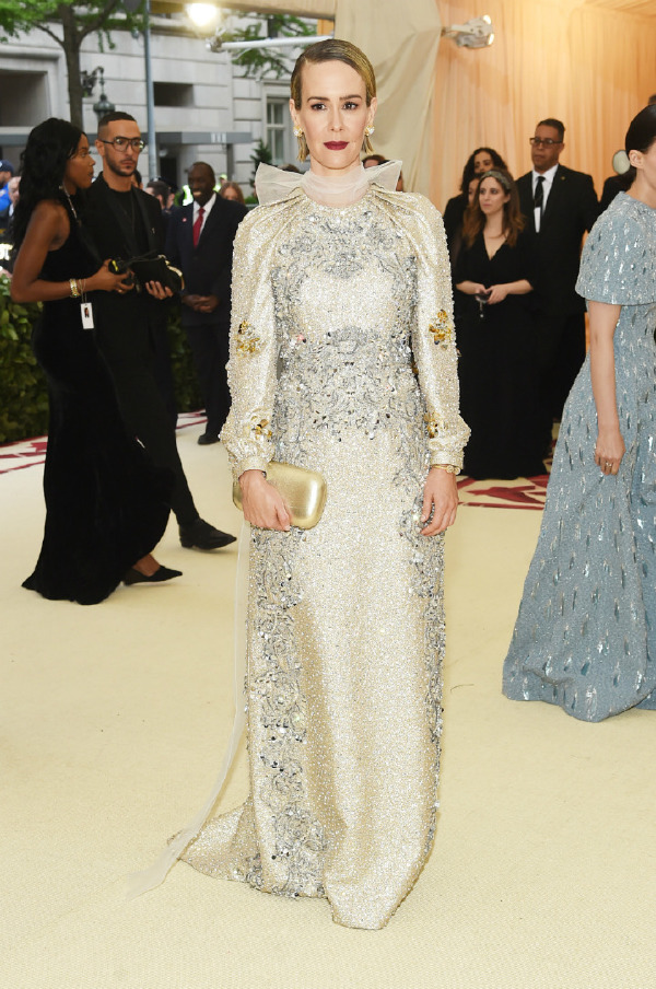 Sarah Paulson, Kıyafet: Prada