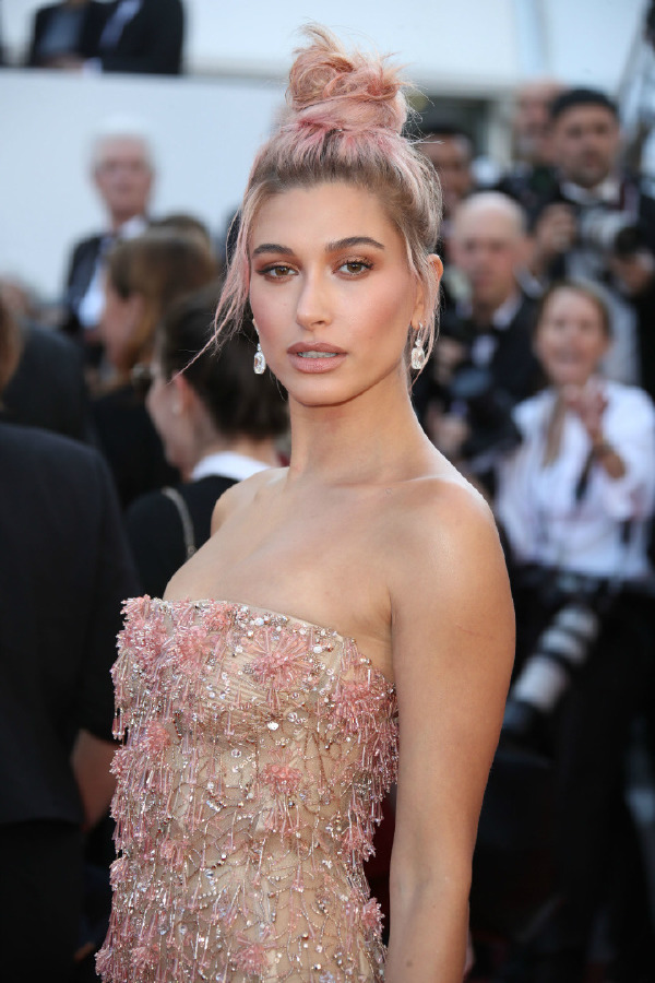 Hailey Baldwin-957716840