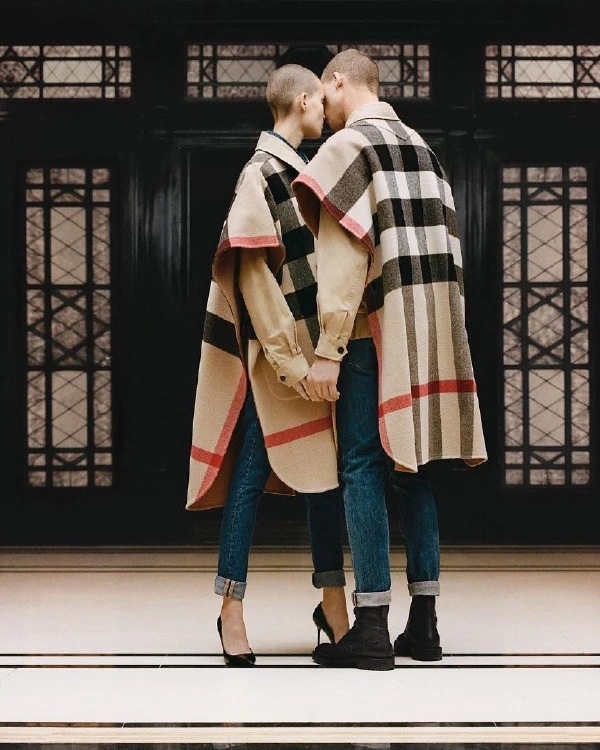 İlk Bakış: Riccardo Tisci'nin Burberry Koleksiyonu burberry