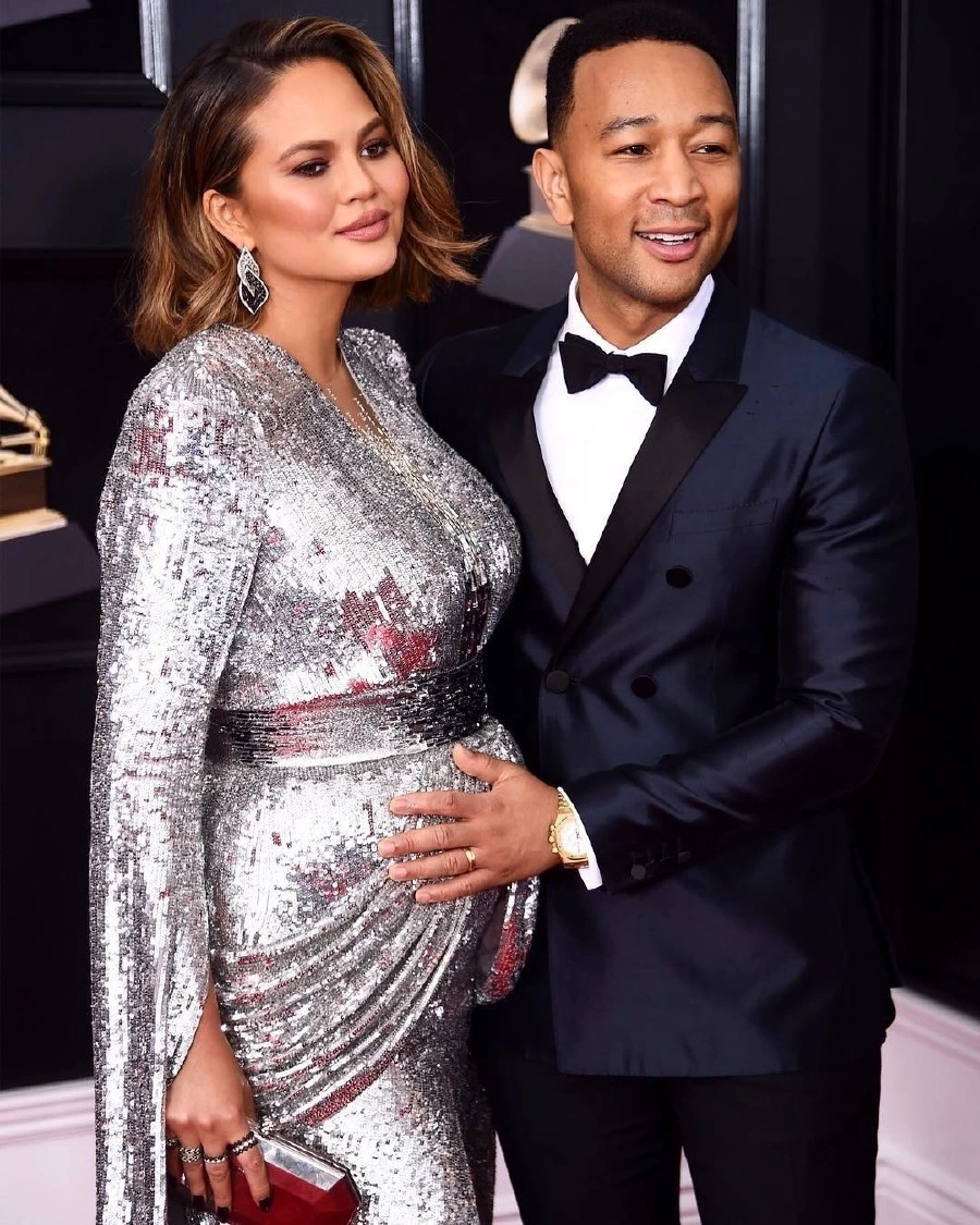 Chrissy Teigen ve John Legend'ın Bebekleri Dünyaya Geldi chrissy tegen john lehend