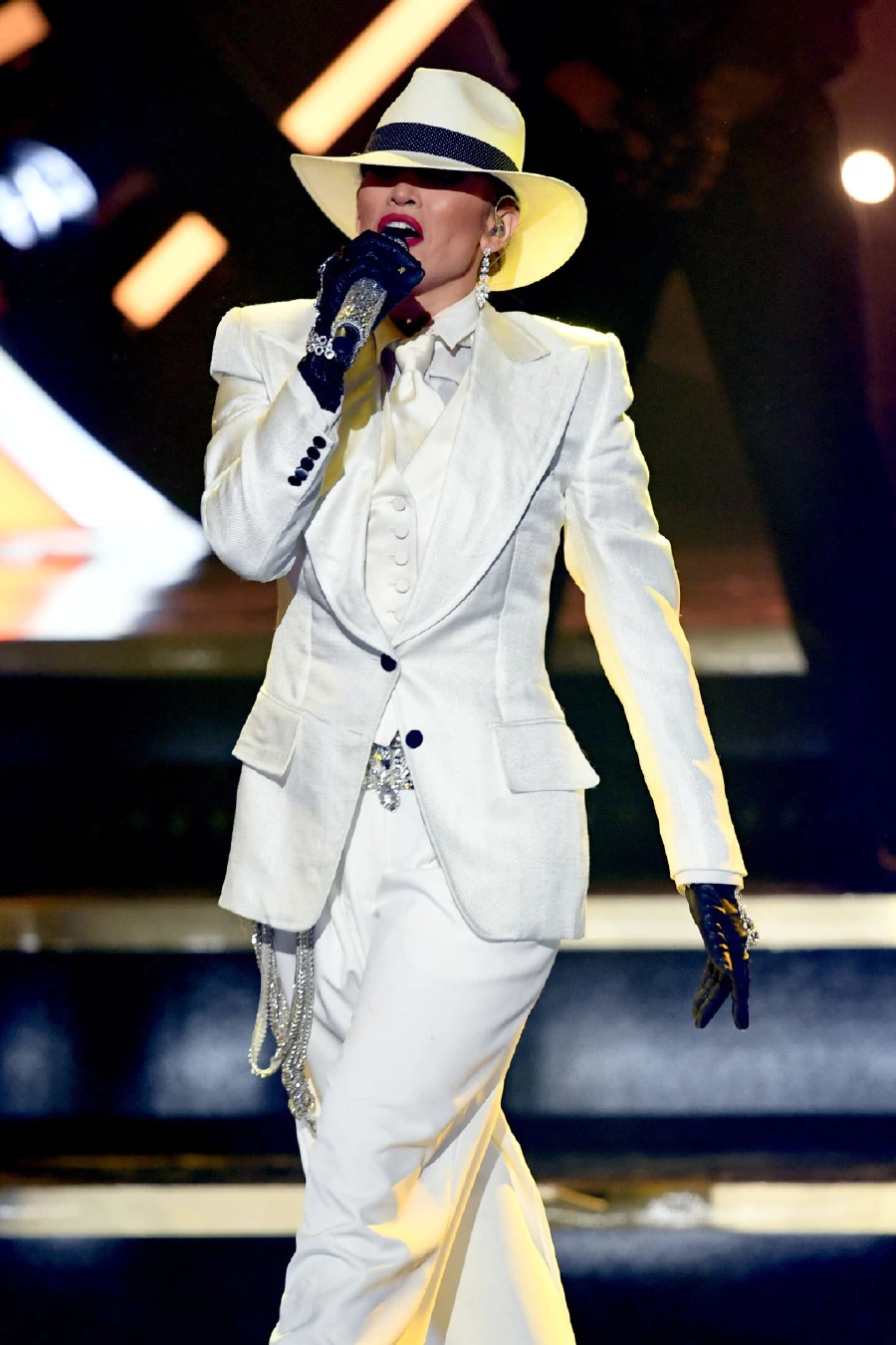 Jennifer Lopez’den Geceye Damga Vuran Performans Jennifer Lopez