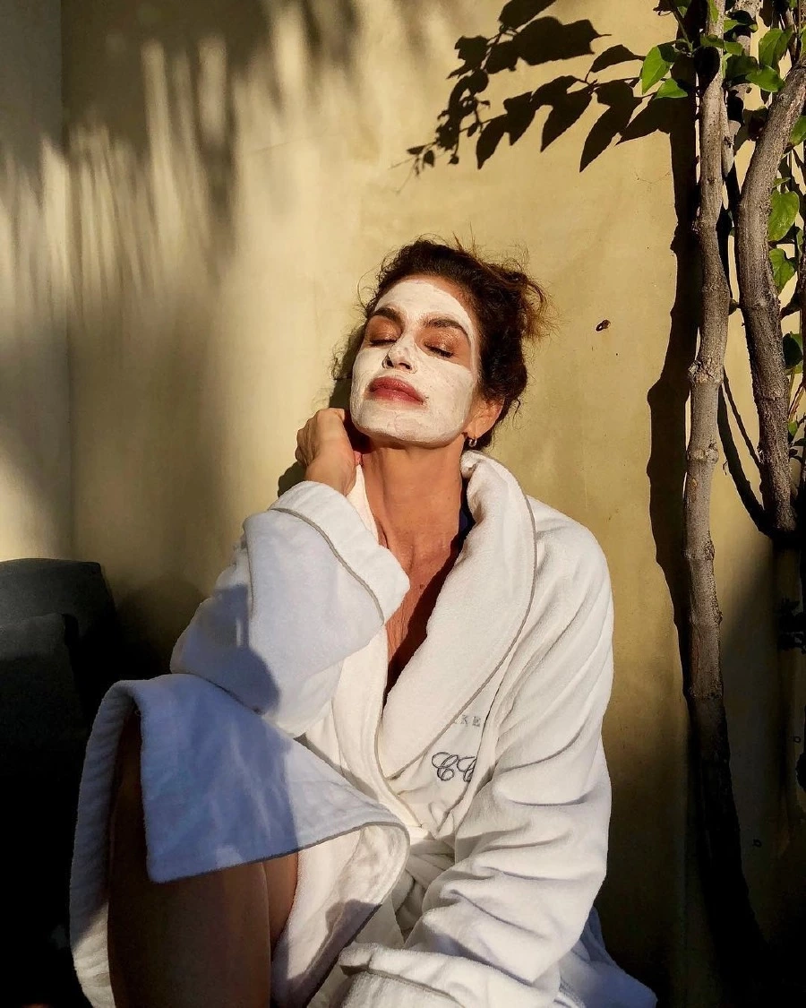 Yaza Özel En İyi 12 Cilt Bakım Maskesi cindy crawford