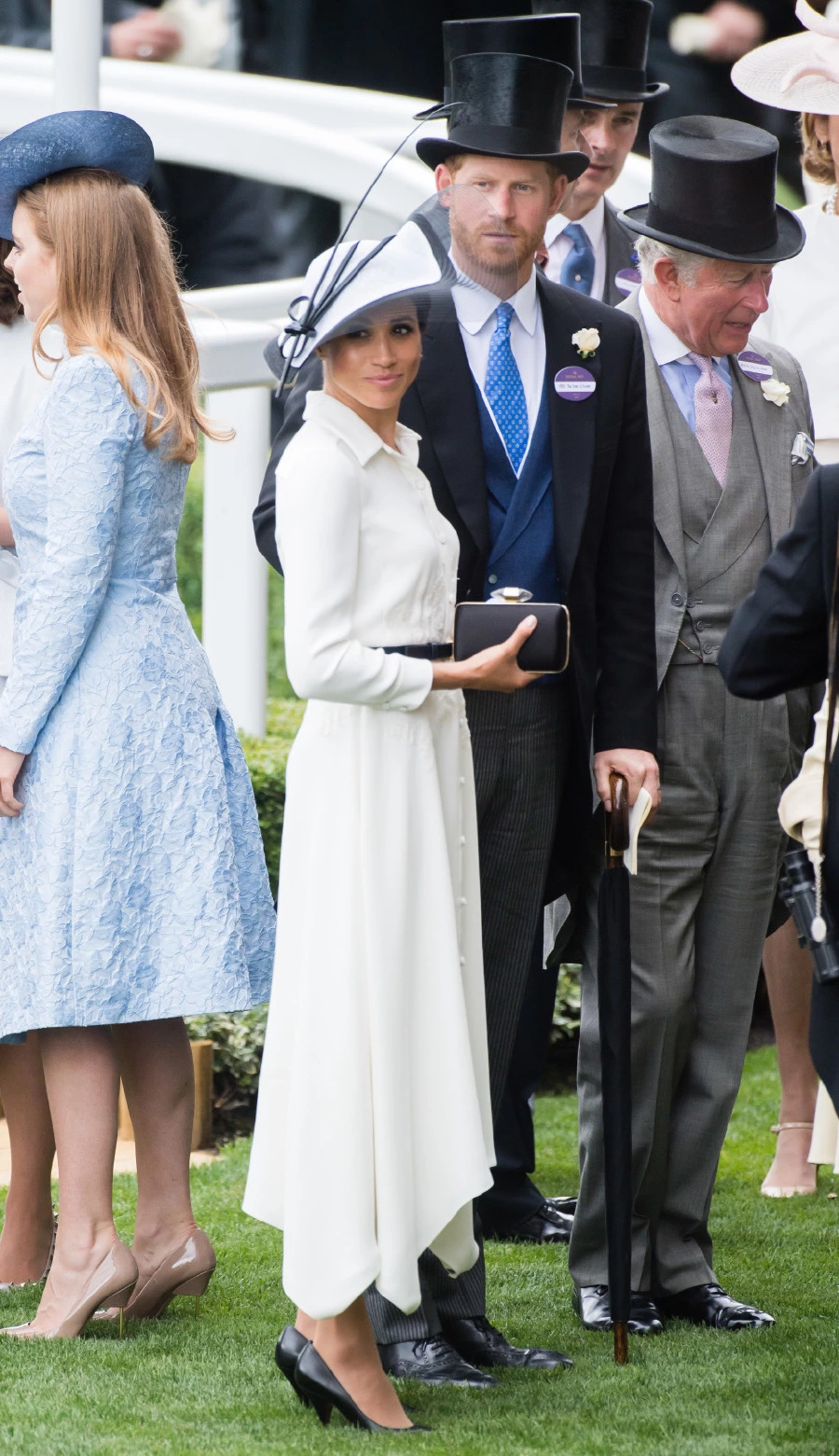 Meghan Markle’ın Zamansız Givenchy Elbisesi Düşes Meghan Markle