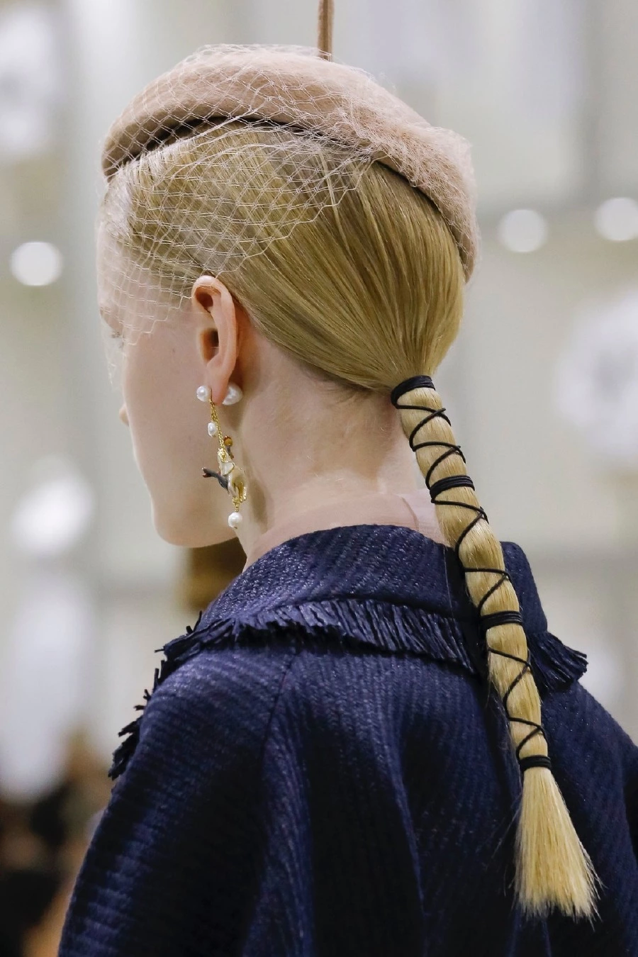 Paris Couture Haftası'nın Dikkat Çeken 7 Saç ve Makyajı Christian Dior