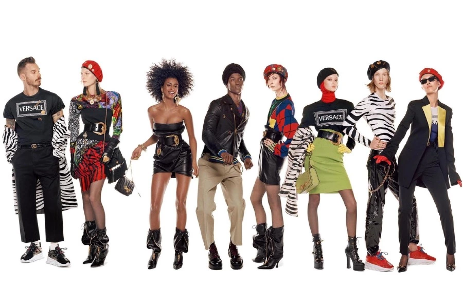 Versace'den 54 Modelli Kampanya Versace