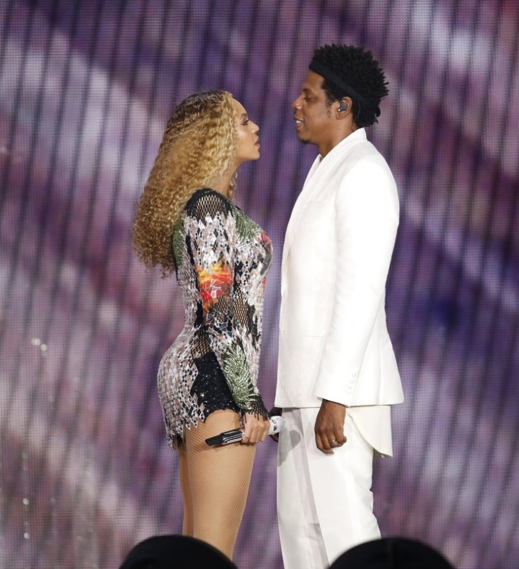 Beyoncé: Balmain, Jay-Z: Givenchy 