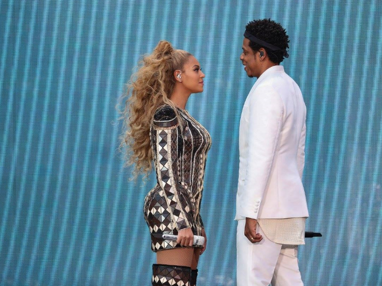 Beyoncé: Balmain, Jay-Z: Givenchy 
