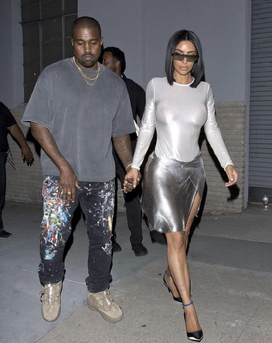 Kim Kardashian'ın Fütüristik Randevu Stili Kim Kardashian
