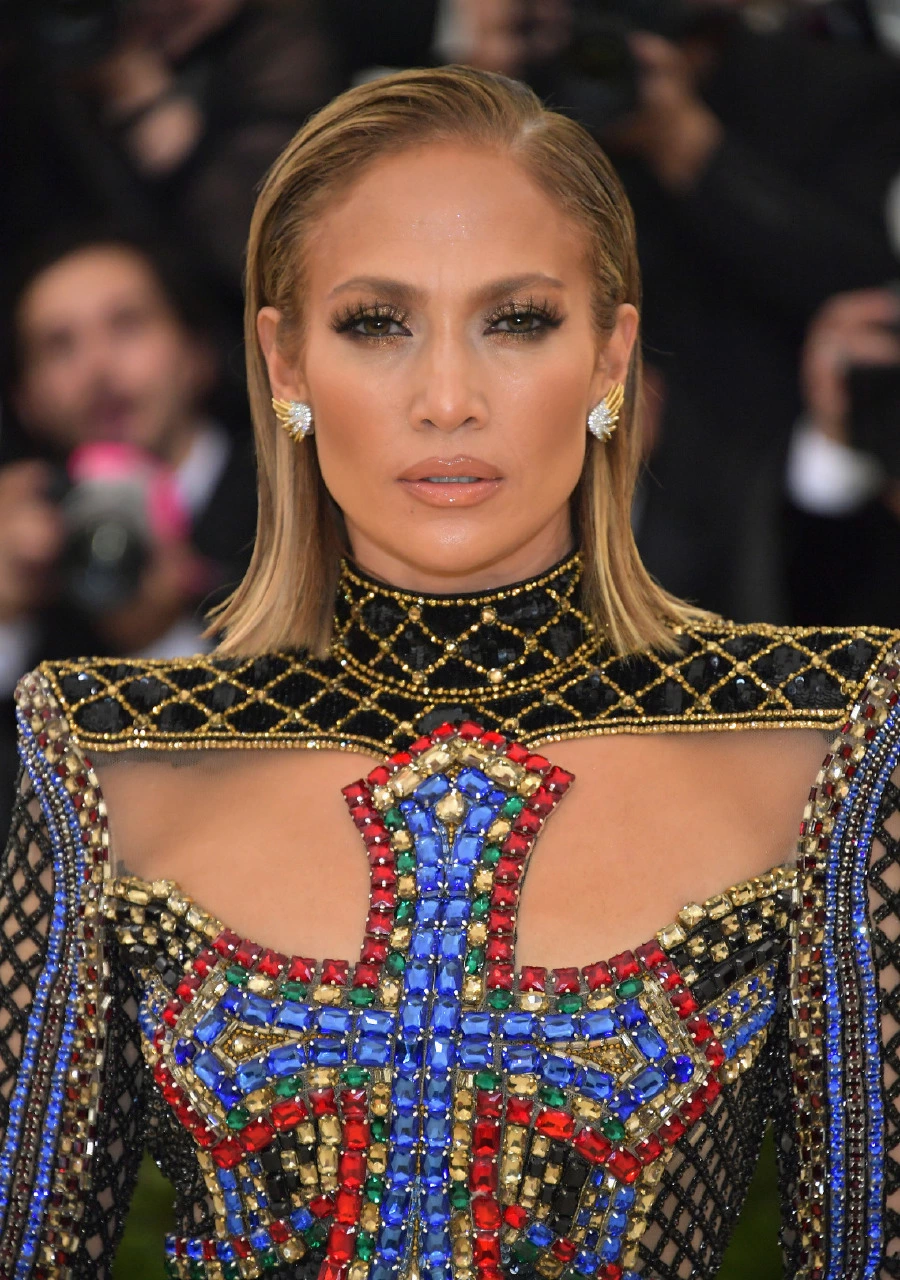 Jennifer Lopez'den Dolgun Dudakların Sırrı jennifer lopez