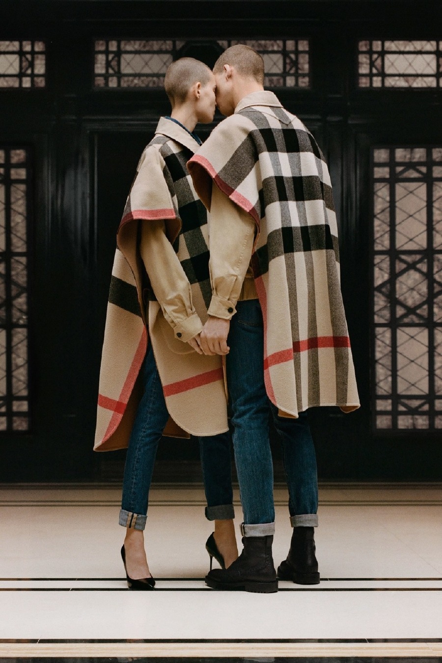 Burberry'nin Kürksüz Hava Sahası