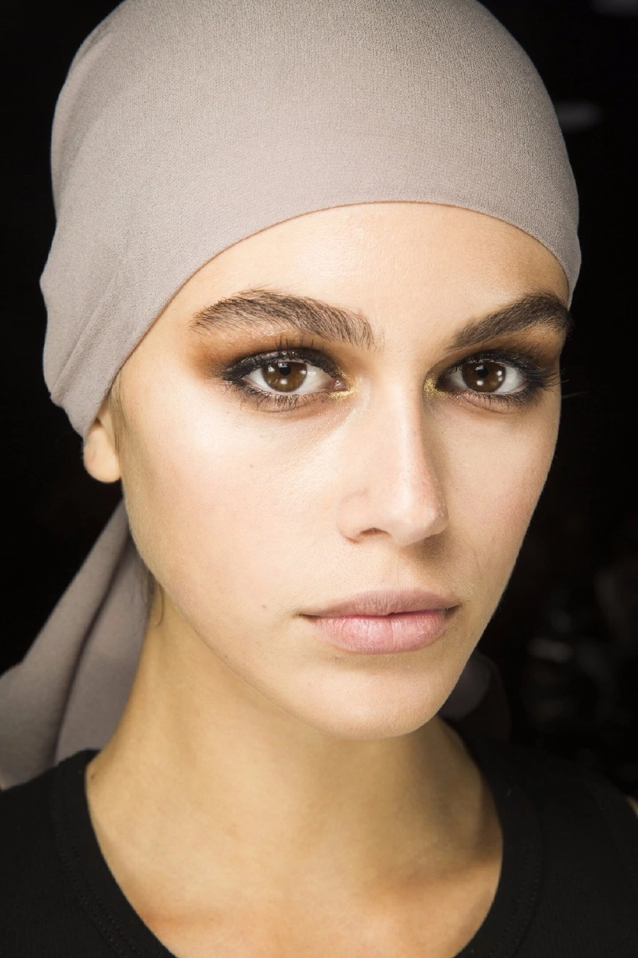 Tom Ford’dan Yeni Nesil Dumanlı Göz Makyajı Kaia Gerber