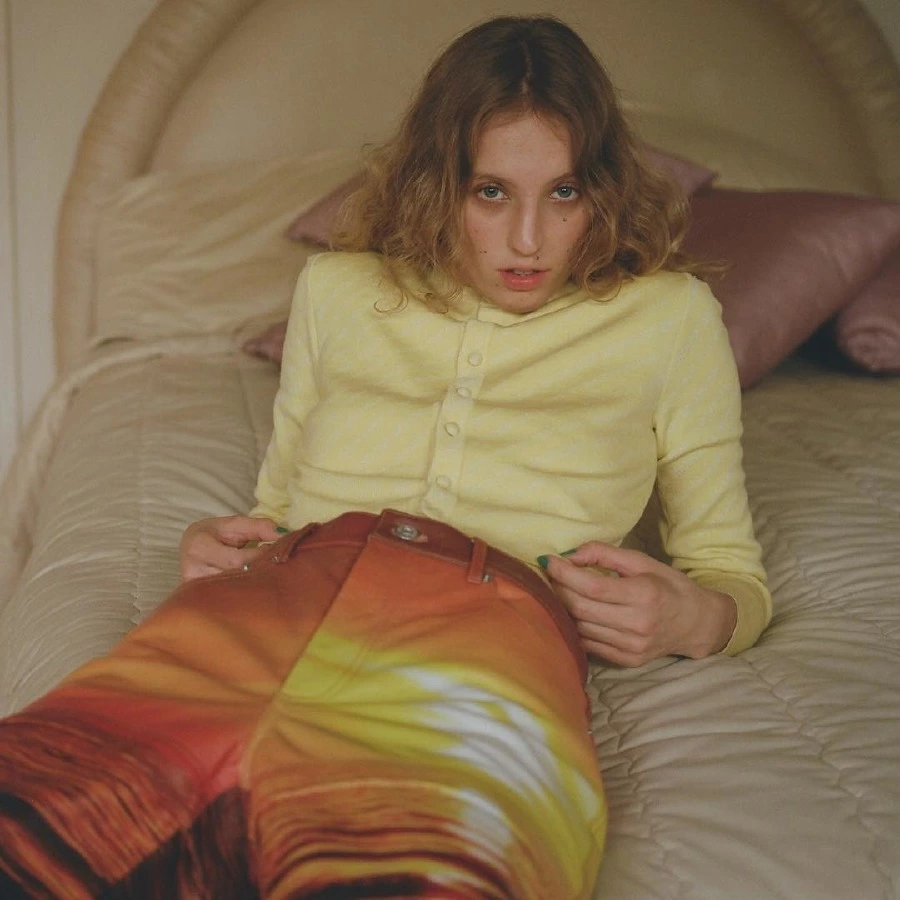 Kalıpların Ötesinde: Petra Collins Kalıpların Ötesinde: Petra Collins