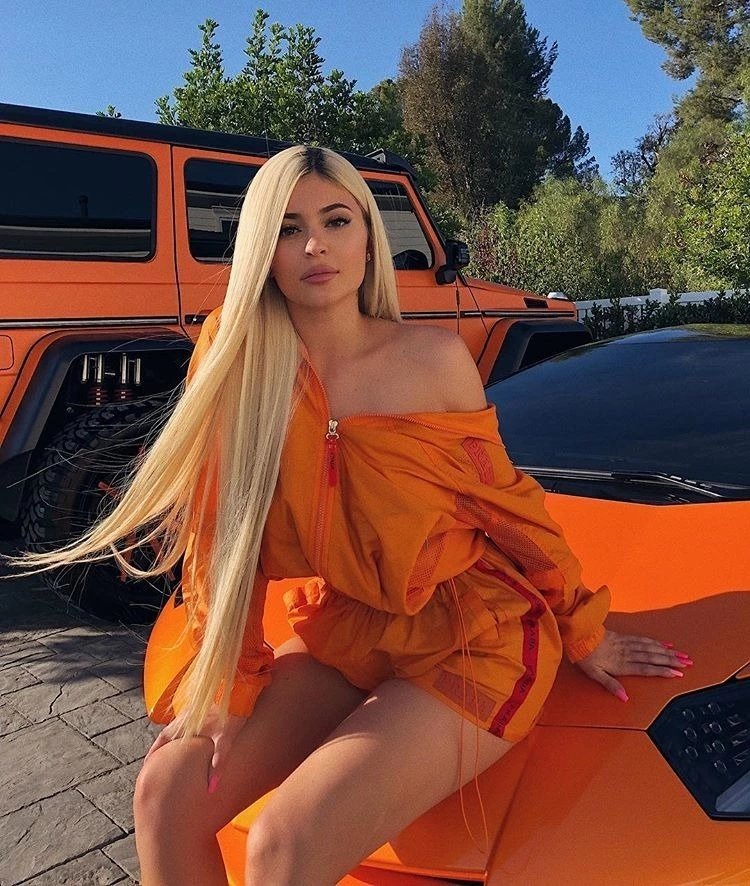 Hodri Meydan: Kylie Jenner vs. Kim Kardashian kylie jenner