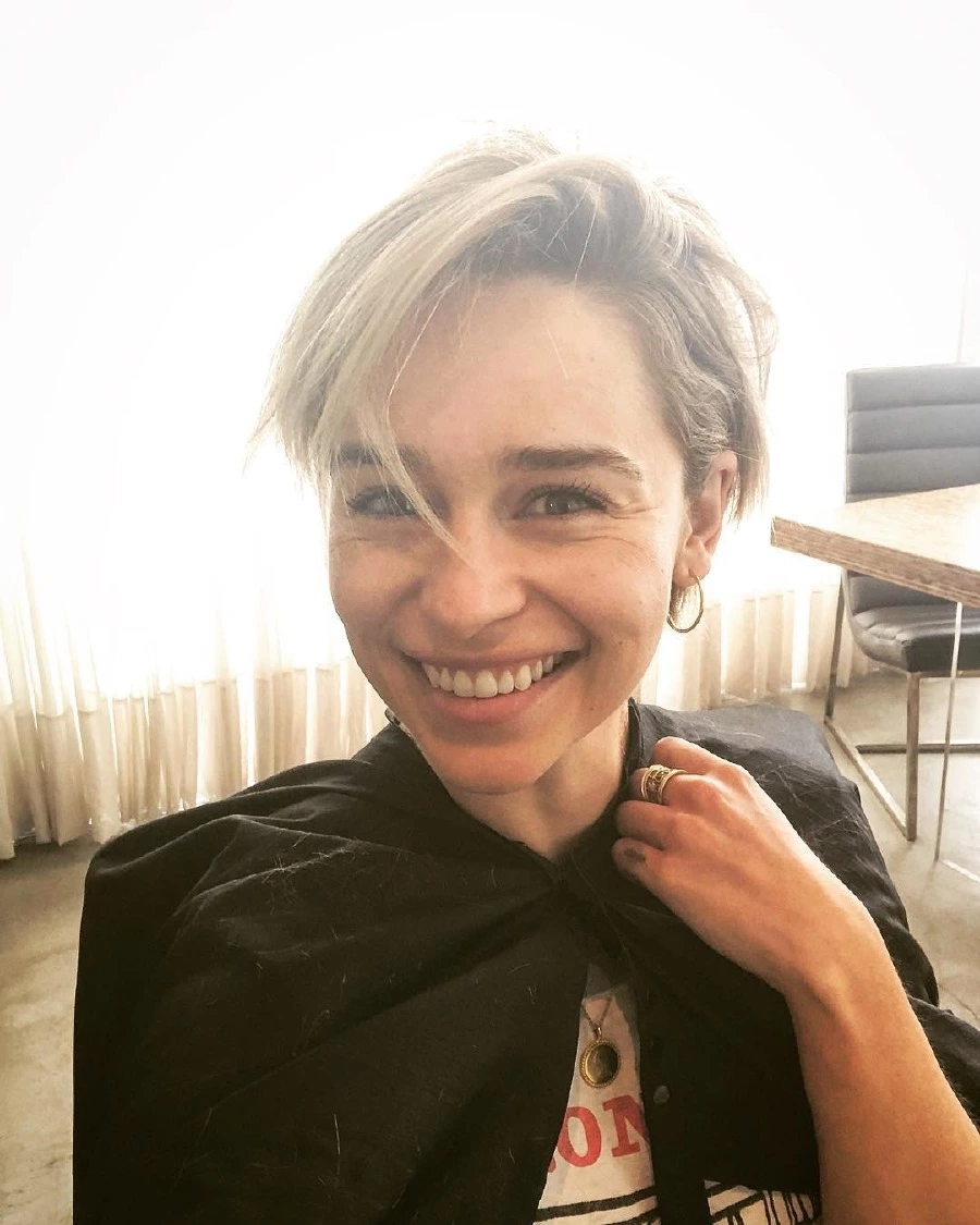 Emilia Clarke'ın Gwyneth Paltrow İlhamlı Kısa Saçları emilia clarke