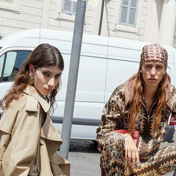 Valentino Resort 2019 Kampanyasında Bir Türk: Öykü Baştaş Valentino Resort 2019 Kampanyasında Bir Türk: Öykü Baştaş