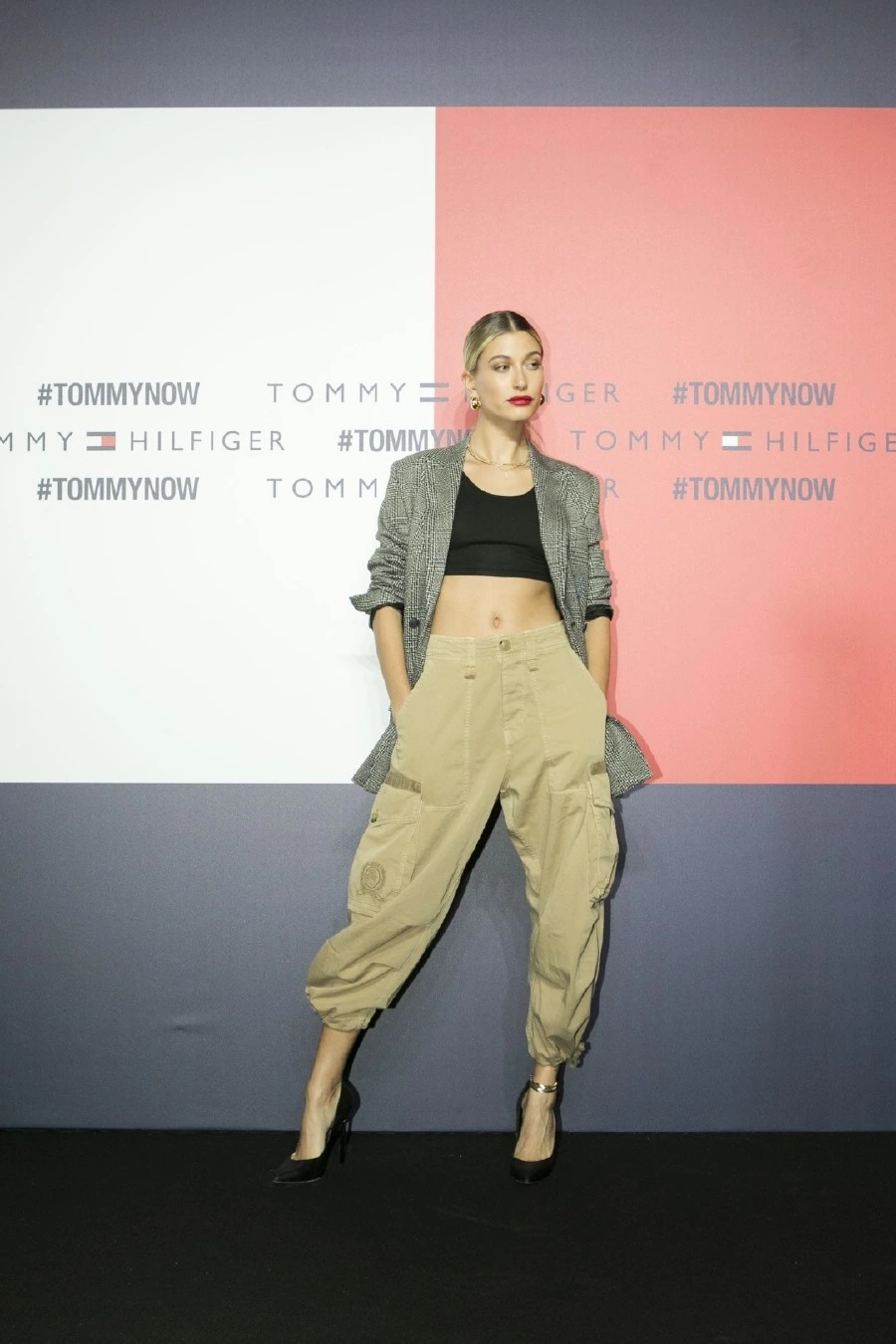 Tommy Hilfiger Sunar: Tokyo Icons hailey baldwin