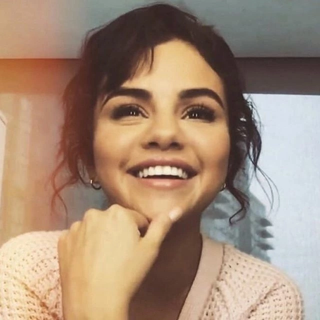 Selena Gomez Neden Hastaneye Yattı? Selena Gomez Neden Hastaneye Yattı?