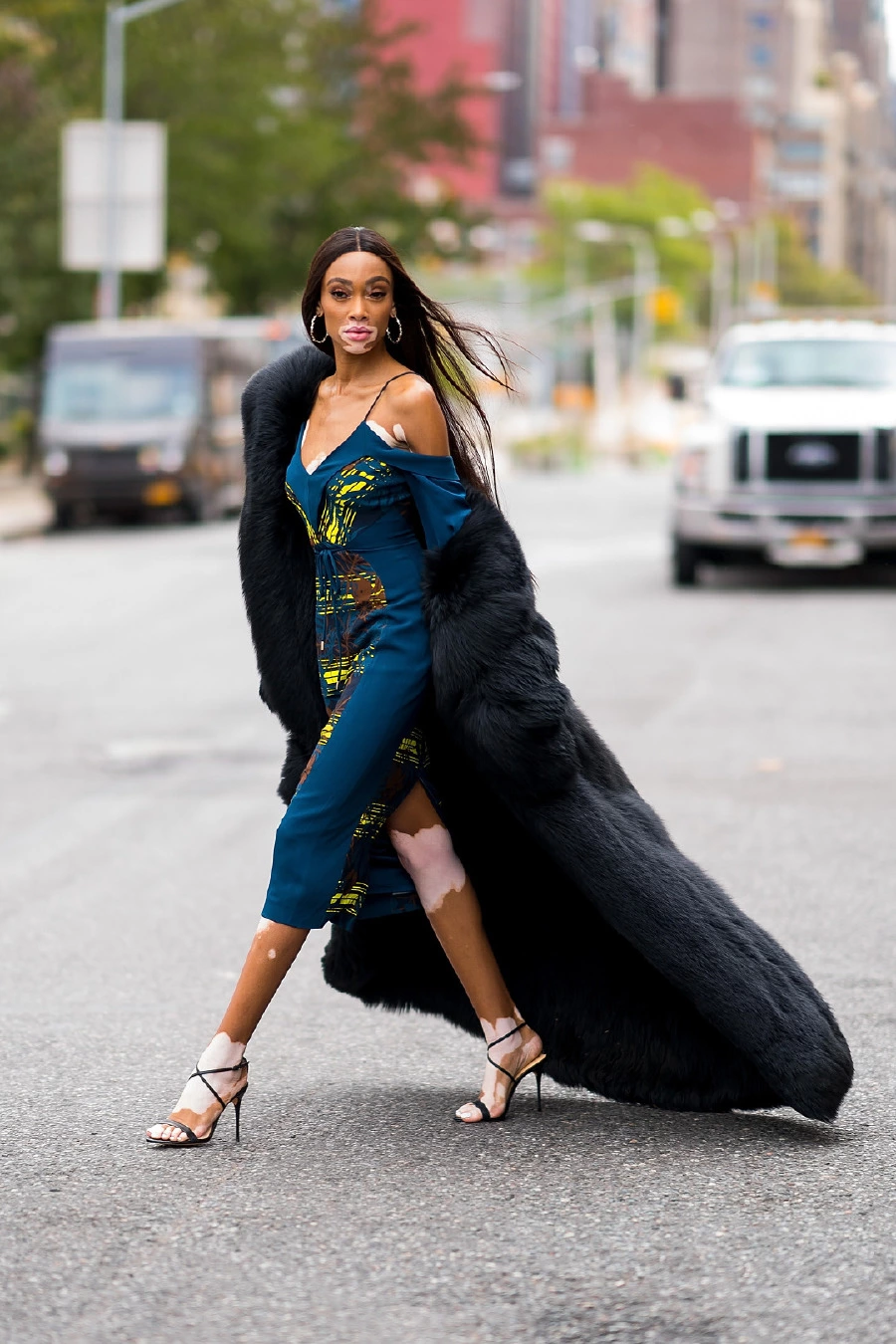 Winnie Harlow'un Feminen Stil Kodları winnie harlow