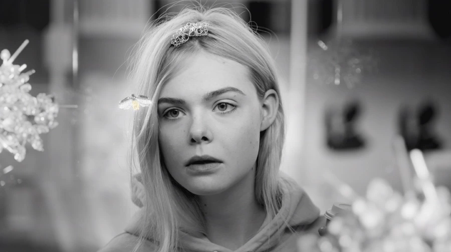 Elle Fanning'le Yakından Bakın: Tiffany Paper Flowers Elle Fanning'le Yakından Bakın: Tiffany Paper Flowers