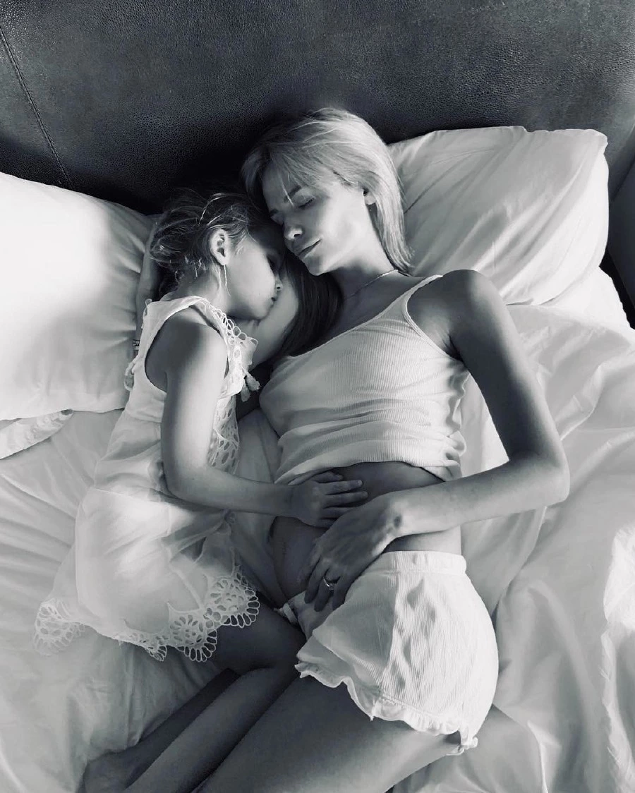 Natasha Poly İkinci Bebeğine Hamile natasha poly