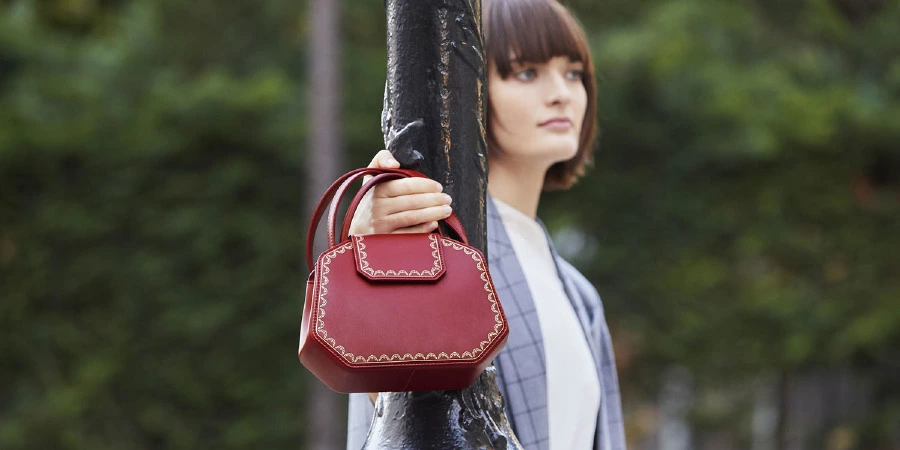 Cartier'nin İkonik Mücevher Kutuları, Çantaya Dönüştü cartier