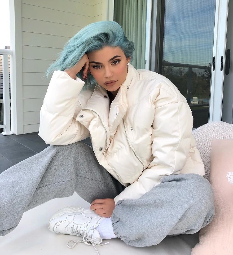 Kylie Jenner'dan 2018'in Son Saç Dönüşümü: Toz Mavi kylie jenner