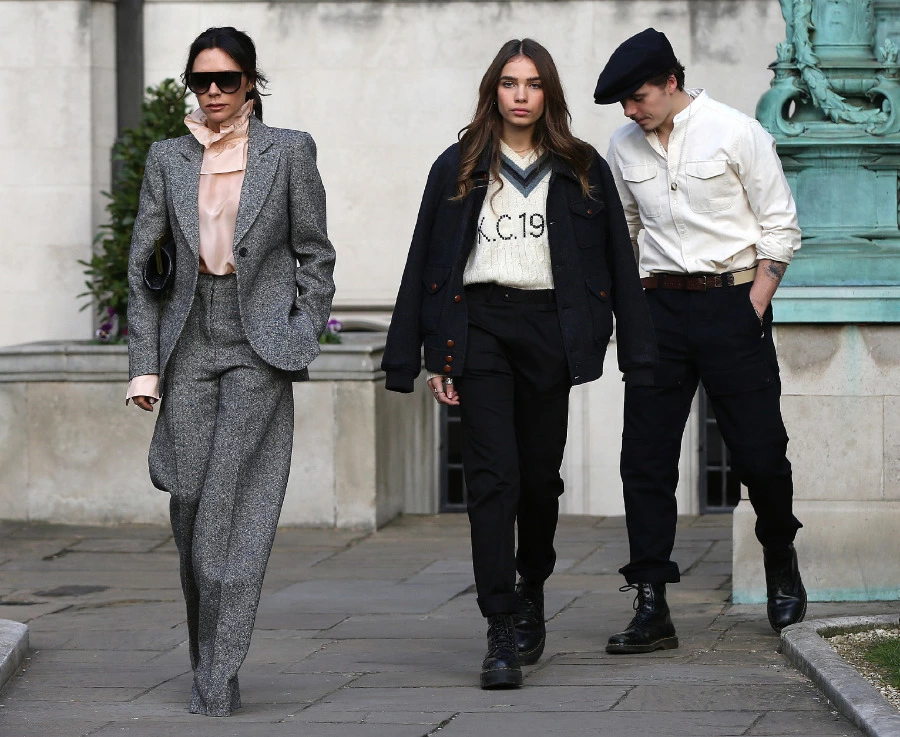 Tanışma Merasimi: Victoria Beckham ve Hana Cross victoria beckham