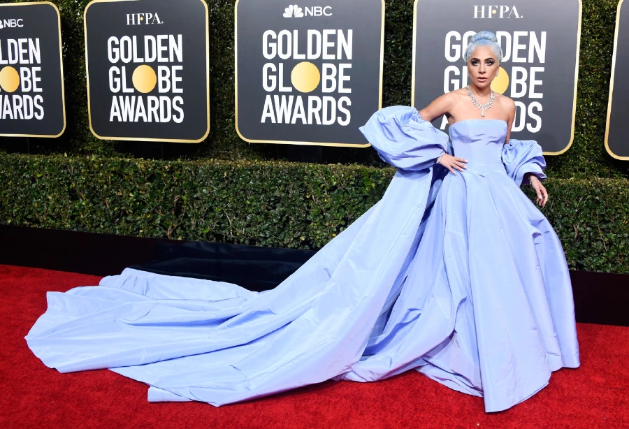 Lady Gaga, Valentino Elbisesiyle Cinderella Olursa Lady Gaga