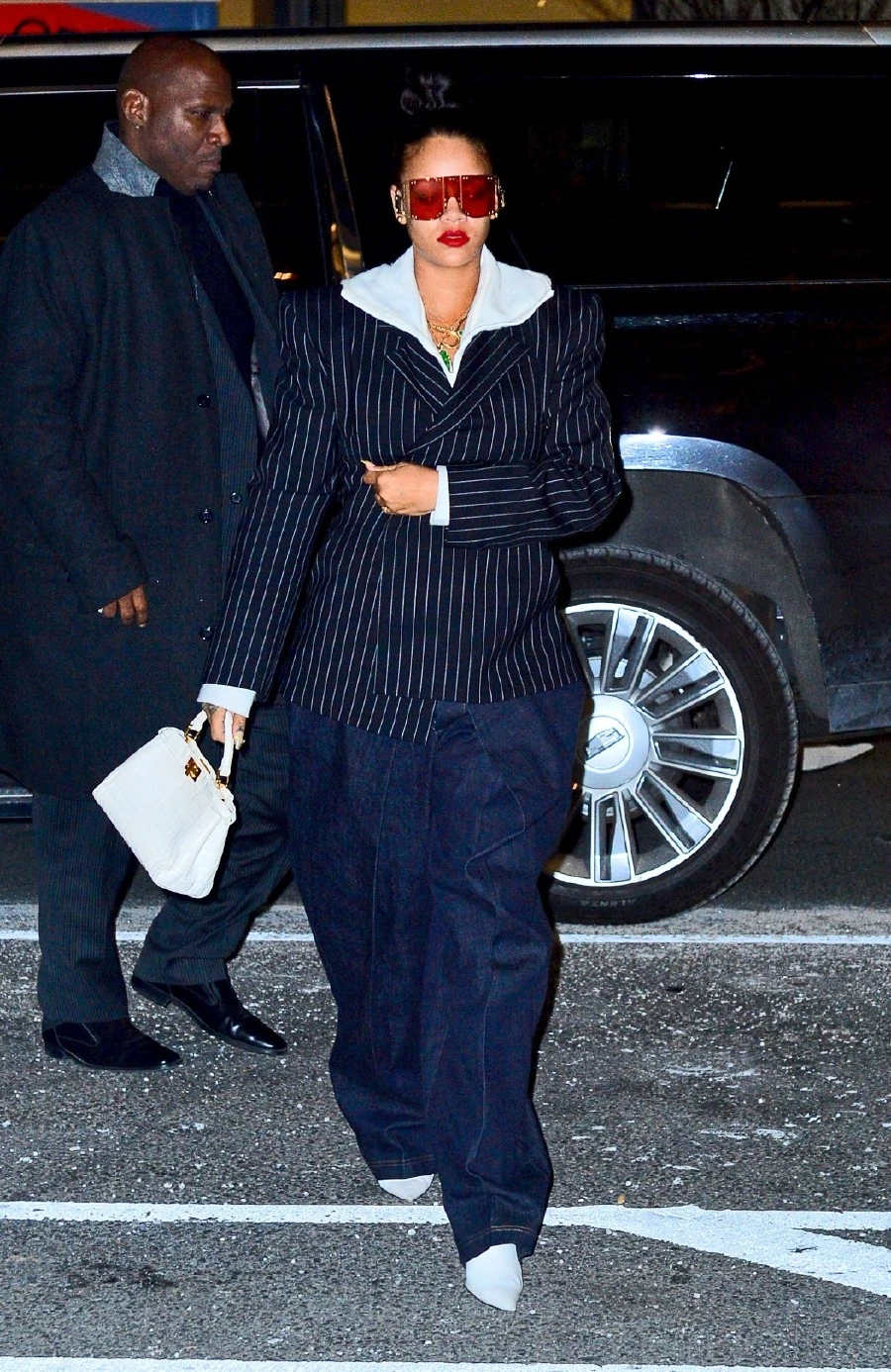 Rihanna'nın Oversize Stilindeki Son Trend Hangisi? rihanna