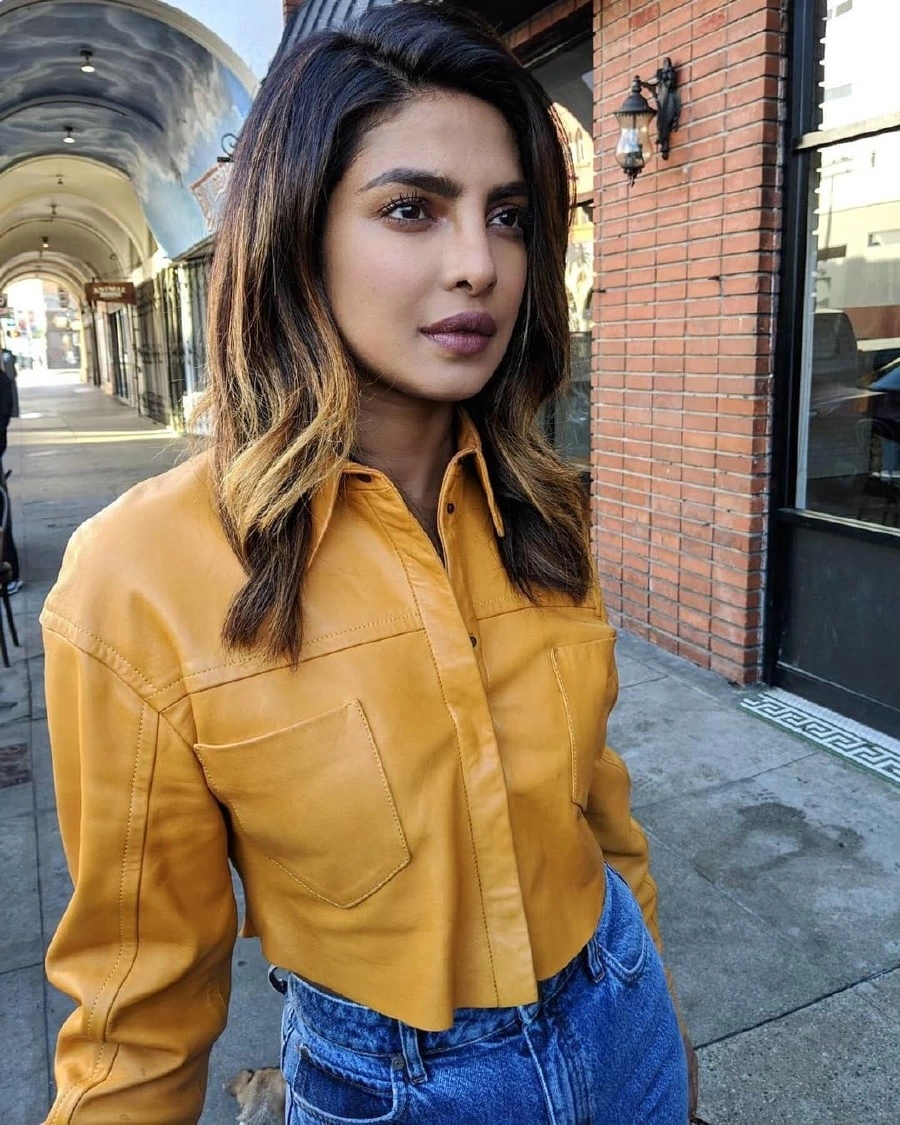 Priyanka Chopra'nın Altın Işıltılı Balayı Balyajı priyanka chopra