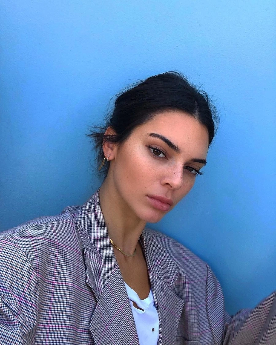 Kendall Jenner Cilt Sorunu Akne ile Nasıl Başa Çıkıyor? Kendall Jenner