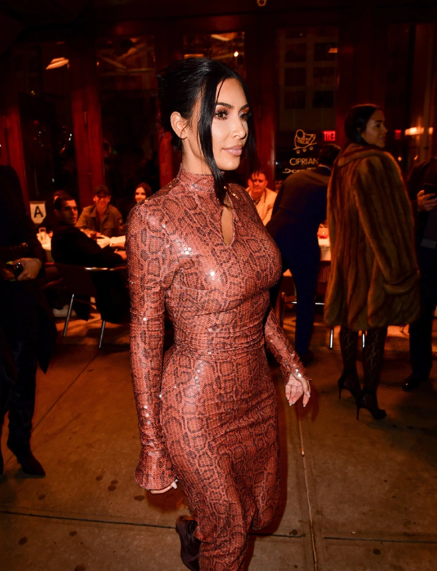 Şimdi Deneyin: Şık ve Eforsuz 90’lar Topuzu kim kardashian
