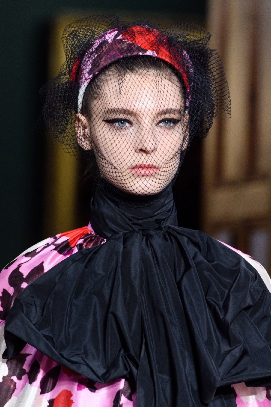 Londra Moda Haftası'nın Favori 5 Saç ve Makyajı erdem