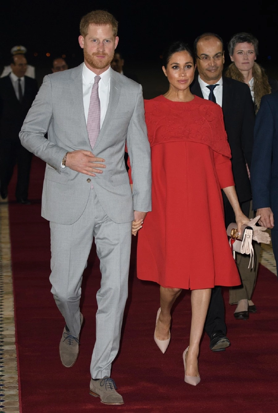Meghan Markle, Valentino Elbisesiyle Fas'tan Bildiriyor! meghan markle, valentino, ünlü stili, trend