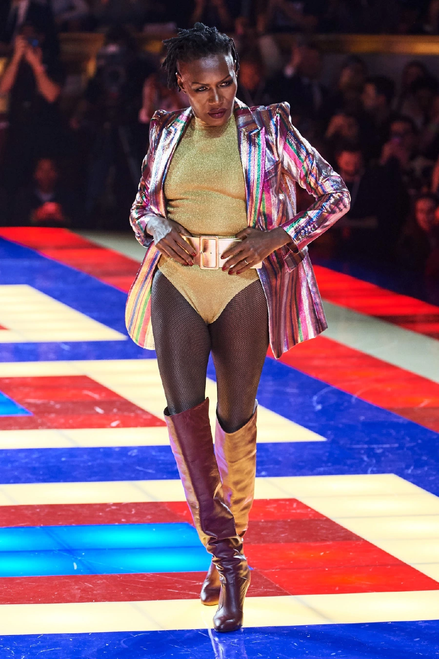 Tommy x Zendaya Podyumunda Bir Zamansız: Grace Jones grace jones