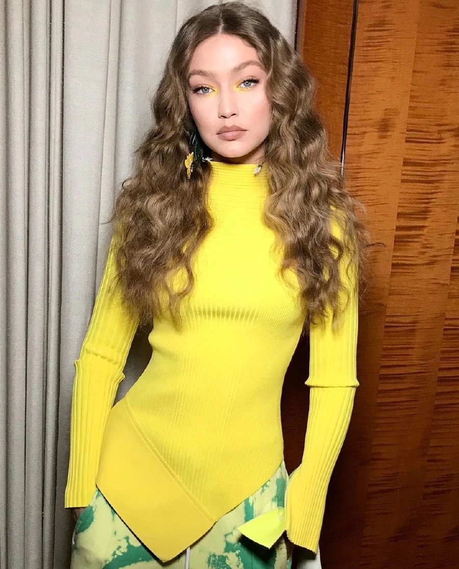 Gigi Hadid'in Makyajındaki Göz Alıcı Nokta gigi hadid