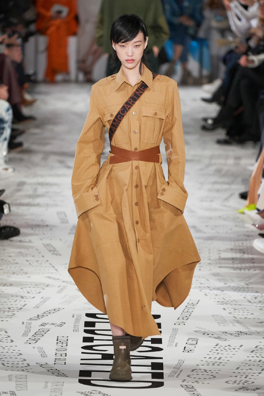 Stella McCartney x Hunter'dan Sesli Adımlar