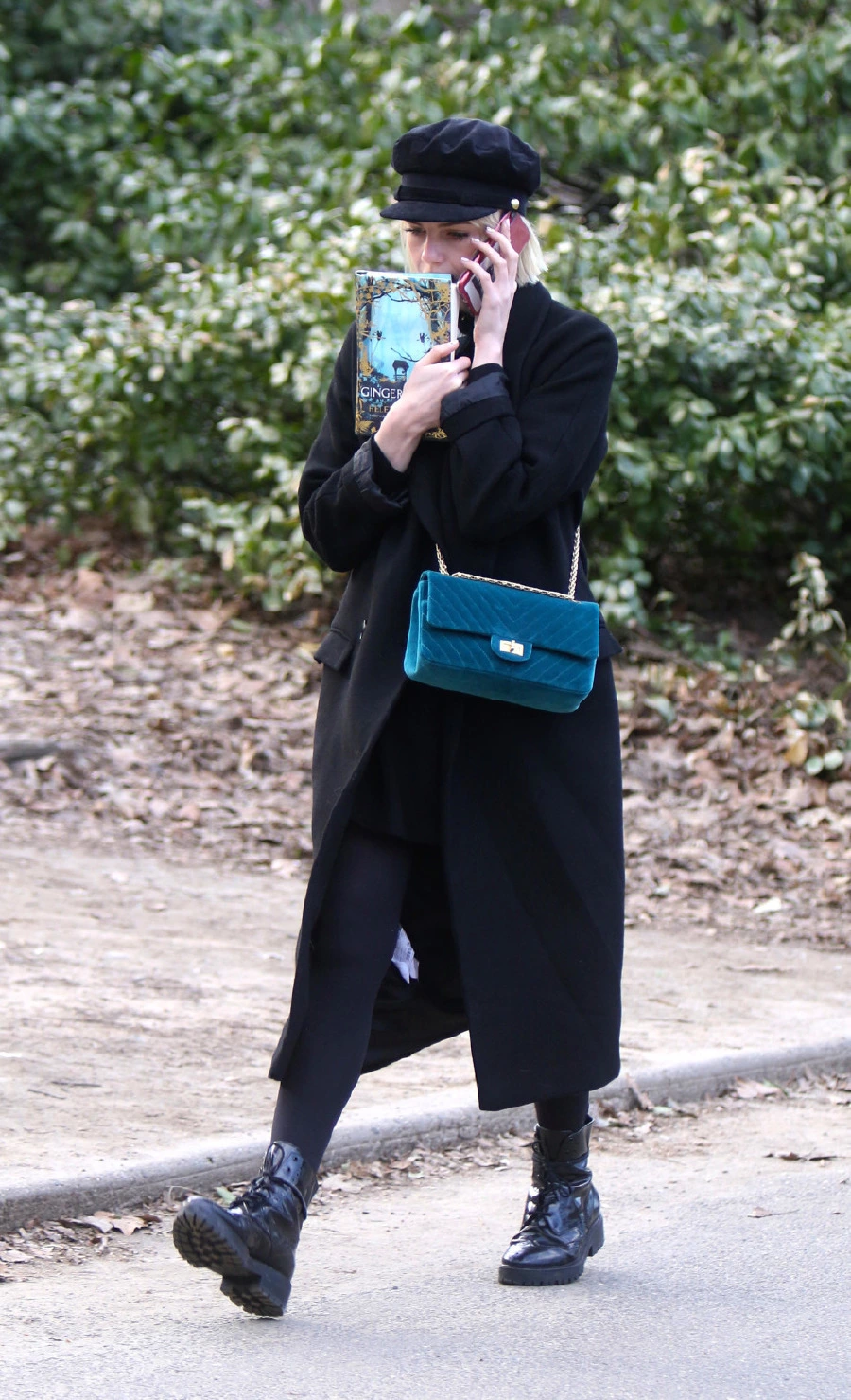 Lucy Boynton'ın Entelektüel Stili lucy boynton ünlü stili
