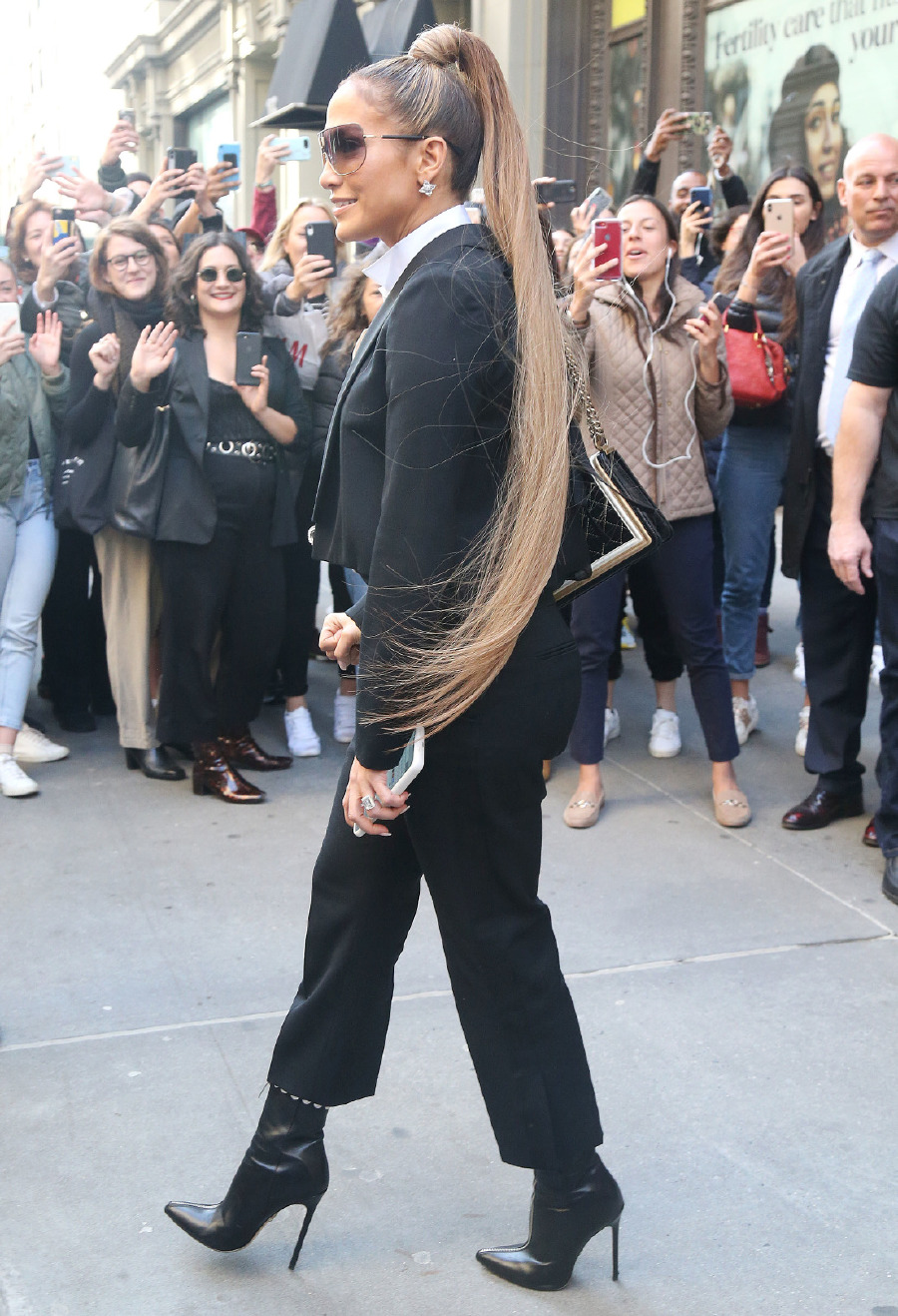 Jennifer Lopez'in Sınır Tanımayan At Kuyruğu