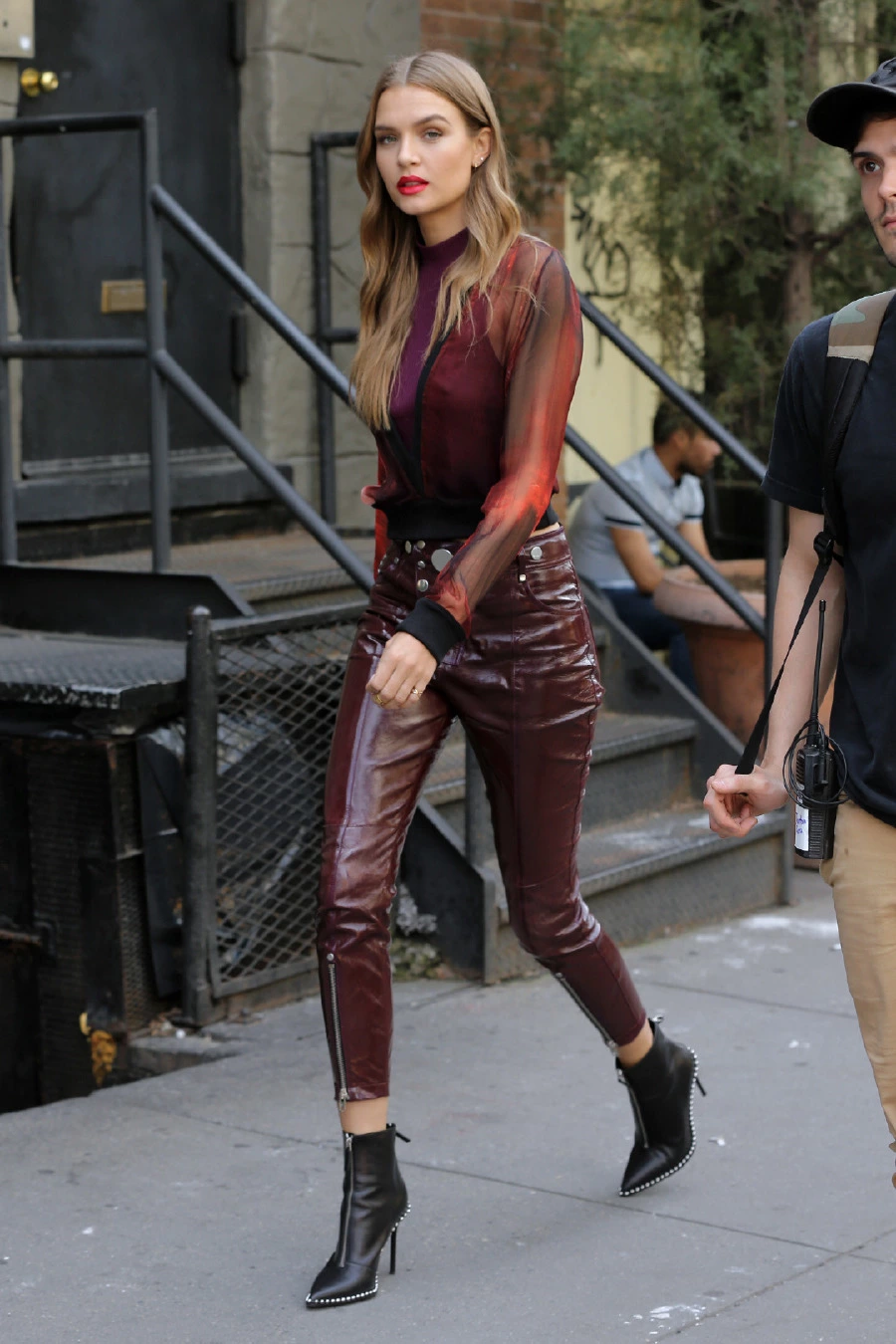 Josephine Skriver Bordonun Sıcak Bölgesinde Josephine Skriver Bordonun Sıcak Bölgesinde