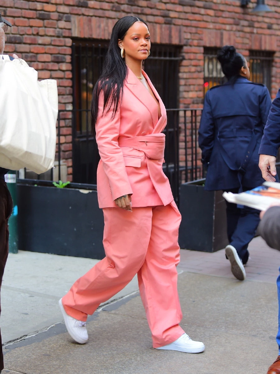 Rihanna'yla Stilinizdeki Optimizm Seviyesini Yükseltin! Rihanna'yla Stilinizdeki Optimizm Seviyesini Yükseltin!